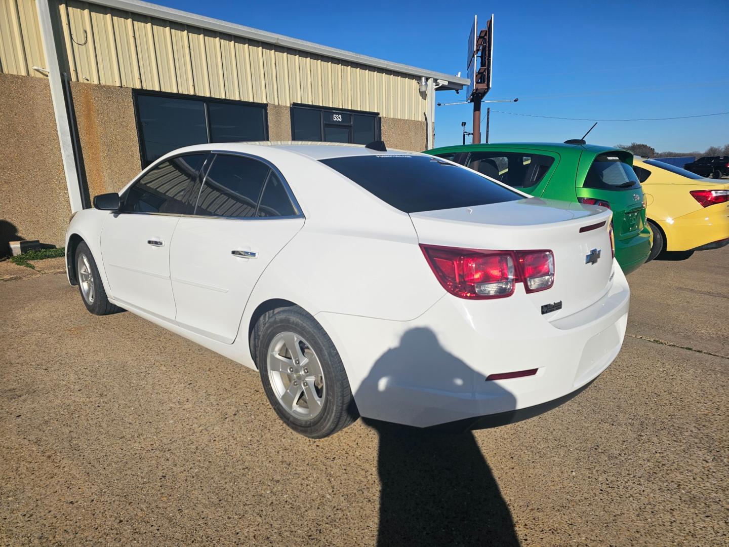 2014 WHITE Chevrolet Malibu LS (1G11B5SL3EF) with an 2.5L L4 DOHC 16V engine, 6-Speed Automatic transmission, located at 533 S Seven Points BLVD, Seven Points, TX, 75143, (430) 255-4030, 32.313999, -96.209351 - Photo#3